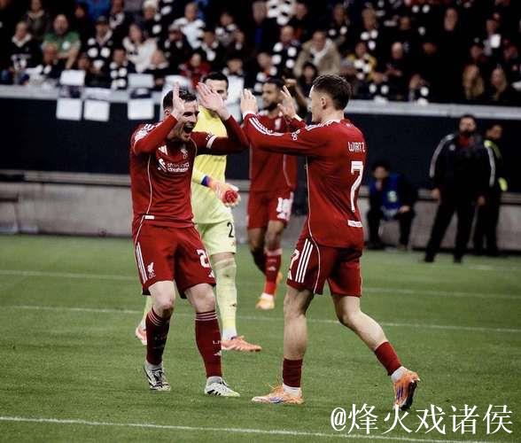 德甲赛季最佳球员出炉 莱万力压桑乔哈弗茨当选